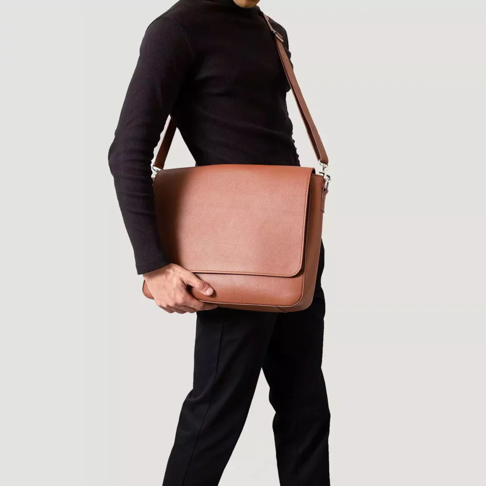 The Carismatico Brown Leather Messenger Bag