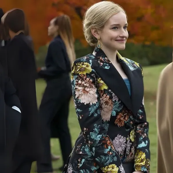 Julia Garner TV Series Inventing Coat