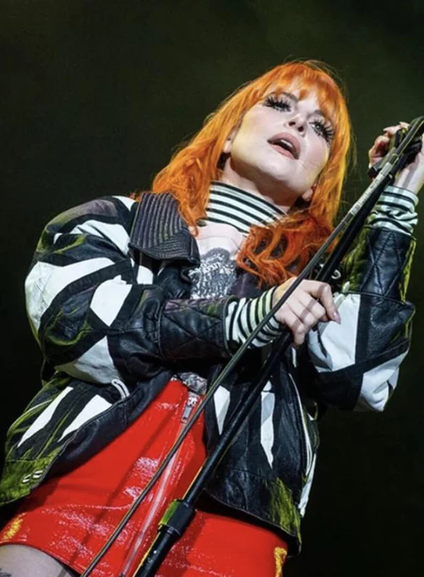 hayley-williams-black-white-leather-jacket-woman